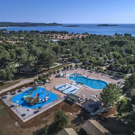 Lux Camp - Mobile Homes In Bi Village Fažana