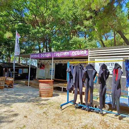 Lux Camp - Mobile Homes In Bi Village Fažana