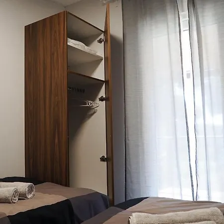 Kemping Lux Camp - Mobile Homes In Bi Village Fažana